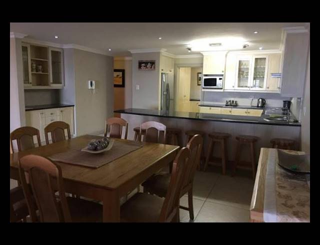 3 BEDROOM APARTMENT FOR SALE IN JEFFREYS BAY CENTRAL
